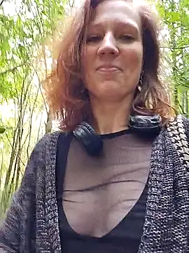 Exhibitionsplit online show from 10-31-25, 10:38