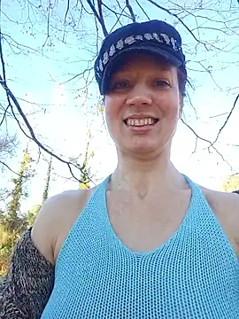 Exhibitionsplit online show from 12-14-25, 01:49