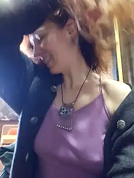 Exhibitionsplit online show from 04-19-26, 08:57