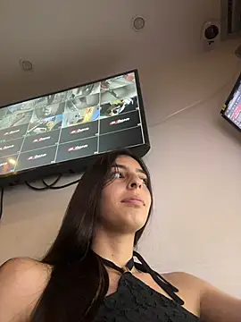 Snapshot of cristel_17 chatting on 03-22-26, 10:57 cristel 17 online show from 03-22-26, 10:57