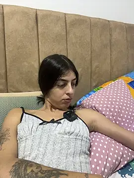 Snapshot of cristel_17 chatting on 04-27-26, 11:14 cristel 17 online show from 04-27-26, 11:14