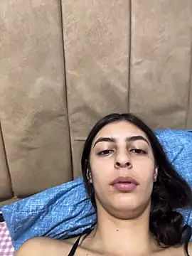 Snapshot of cristel_17 chatting on 05-23-26, 02:32 cristel 17 online show from 05-23-26, 02:32