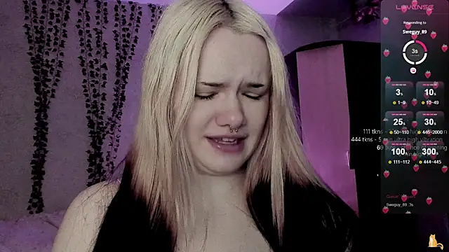 strawberry elfcat online show from 02-28-26, 06:14