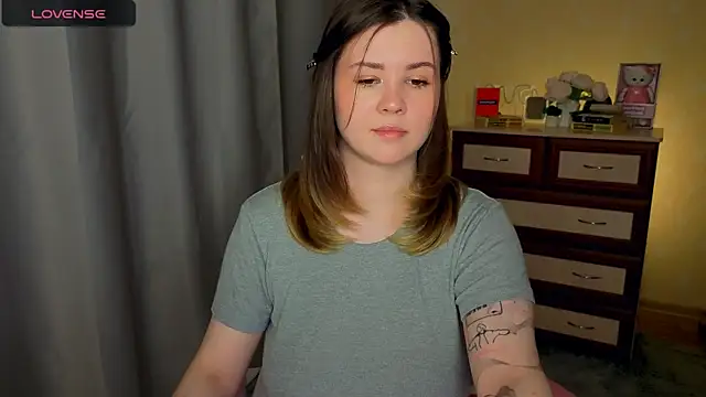 cutie mili online show from 04-25-26, 10:40