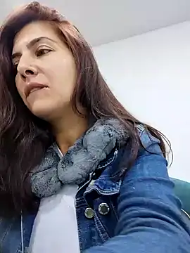 Snapshot of scarlett_moore chatting on 02-13-25, 10:22 scarlett moore online show from 02-13-25, 10:22