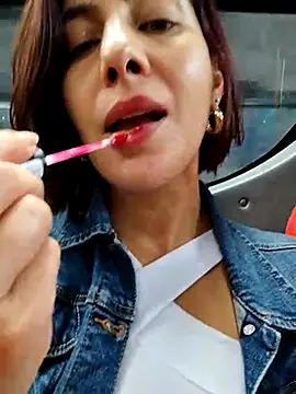 Snapshot of scarlett_moore chatting on 03-19-25, 10:09 scarlett moore online show from 03-19-25, 10:09