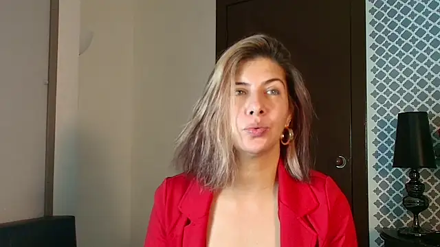 Snapshot of scarlett_moore chatting on 10-02-25, 01:40 scarlett moore online show from 10-02-25, 01:40