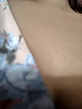 Snapshot of scarlett_moore chatting on 10-12-25, 03:33 scarlett moore online show from 10-12-25, 03:33