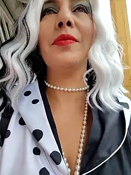 Snapshot of scarlett_moore chatting on 10-31-25, 02:29 scarlett moore online show from 10-31-25, 02:29