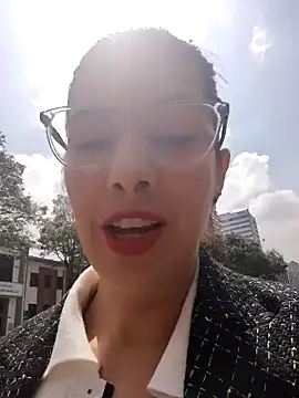 Snapshot of scarlett_moore chatting on 11-21-25, 03:54 scarlett moore online show from 11-21-25, 03:54