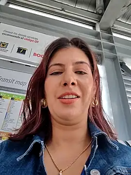 Snapshot of scarlett_moore chatting on 11-22-25, 03:11 scarlett moore online show from 11-22-25, 03:11