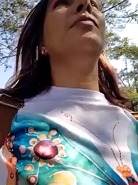 Snapshot of scarlett_moore chatting on 12-15-25, 03:05 scarlett moore online show from 12-15-25, 03:05