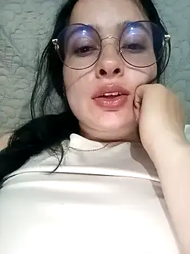 Snapshot of EmilySwaan chatting on 12-18-24, 02:32 EmilySwaan online show from 12-18-24, 02:32