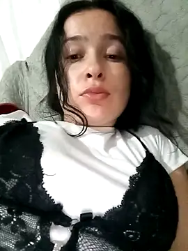 Snapshot of EmilySwaan chatting on 12-27-24, 12:18 EmilySwaan online show from 12-27-24, 12:18