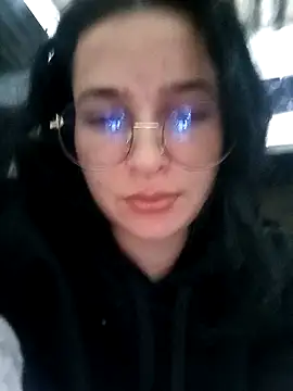 Snapshot of EmilySwaan chatting on 12-29-24, 04:48 EmilySwaan online show from 12-29-24, 04:48