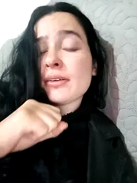 Snapshot of EmilySwaan chatting on 01-10-25, 02:04 EmilySwaan online show from 01-10-25, 02:04