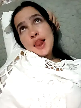 Snapshot of EmilySwaan chatting on 01-15-25, 03:11 EmilySwaan online show from 01-15-25, 03:11