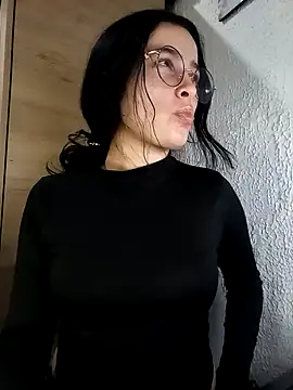 Snapshot of EmilySwaan chatting on 01-23-25, 03:48 EmilySwaan online show from 01-23-25, 03:48