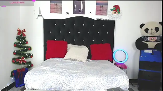 little maleja online show from 12-23-25, 02:31