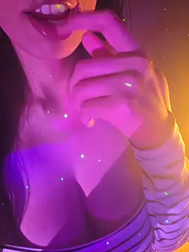 Snapshot of aloneathome chatting on 12-04-25, 06:16 aloneathome online show from 12-04-25, 06:16