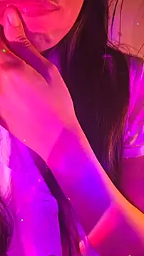 aloneathome online show from 05-18-26, 03:13