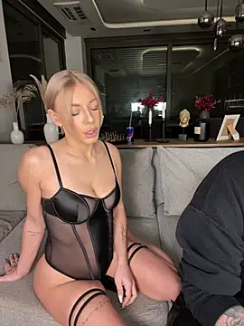 Snapshot of SexOnMyLvL chatting on 01-17-25, 09:50 SexOnMyLvL online show from 01-17-25, 09:50