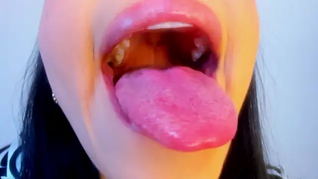 dominique21  online show from 10-21-25, 11:38