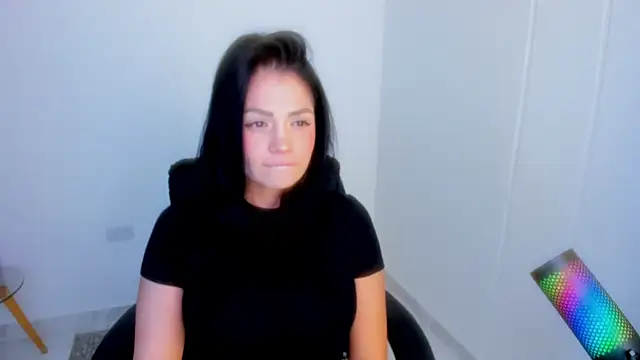 dominique21  online show from 04-10-26, 12:38