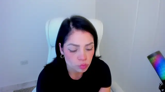 dominique21  online show from 04-27-26, 06:11