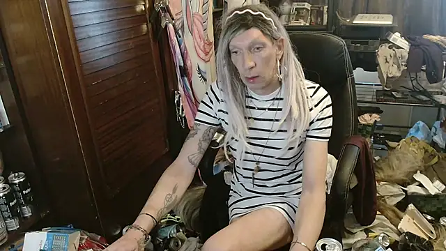 Ombeline1 online show from 04-28-26, 07:02