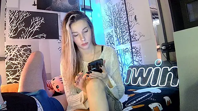 niki7377 online show from 12-17-24, 06:45