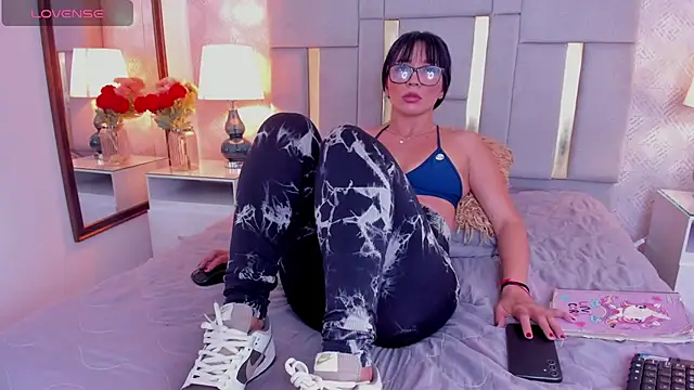 Snapshot of Camilaa_Sanchez_ chatting on 01-31-25, 12:18 Camilaa Sanchez online show from 01-31-25, 12:18