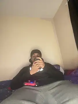 Snapshot of Elgrazonamor chatting on 02-22-25, 10:31 Elgrazonamor online show from 02-22-25, 10:31