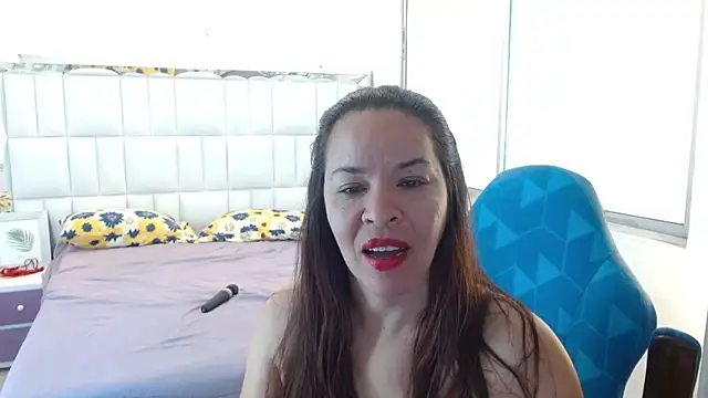 Snapshot of Lizeth_Bels chatting on 05-17-26, 11:28 Lizeth Bels online show from 05-17-26, 11:28