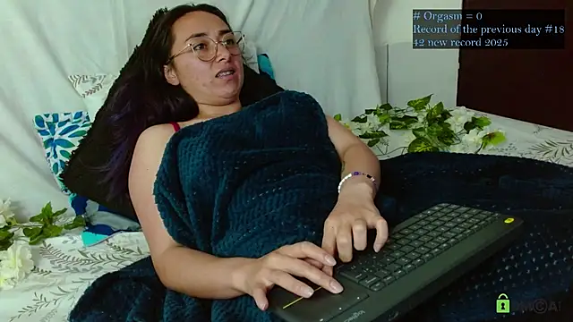 Hot Candy  online show from 02-11-26, 03:33