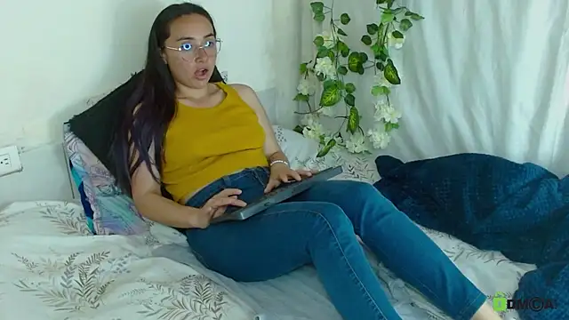 Hot Candy  online show from 04-05-26, 01:03