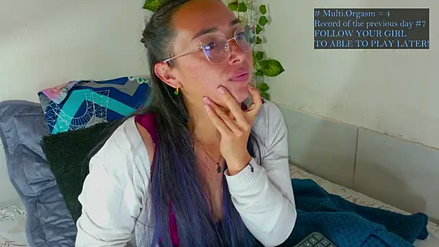 Snapshot of Hot_Candy_ chatting on 07-07-26, 06:47 Hot Candy online show from 07-07-26, 06:47