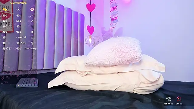 Snapshot of AmelyaMann chatting on 02-19-25, 03:49 AmelyaMann online show from 02-19-25, 03:49