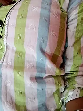 Snapshot of Mangla_Bhabhi chatting on 10-26-25, 02:50 Mangla Bhabhi online show from 10-26-25, 02:50