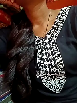 Snapshot of Mangla_Bhabhi chatting on 11-01-25, 03:08 Mangla Bhabhi online show from 11-01-25, 03:08