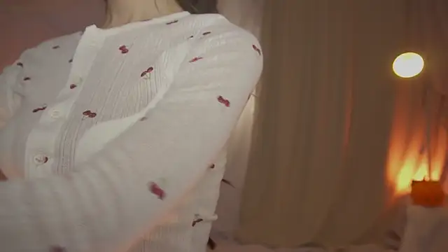 Snapshot of arizonasunrise chatting on 11-09-25, 10:19 arizonasunrise online show from 11-09-25, 10:19