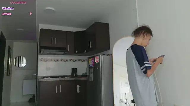 grey   27 online show from 03-09-26, 12:09