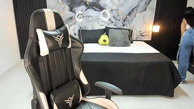 Ivy 16 online show from 03-01-25, 12:01