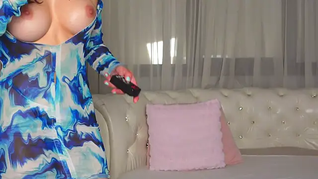 NinaCrystal1 online show from 12-10-24, 01:44