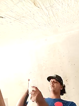 Snapshot of yoryisexi chatting on 12-17-25, 01:50 yoryisexi online show from 12-17-25, 01:50