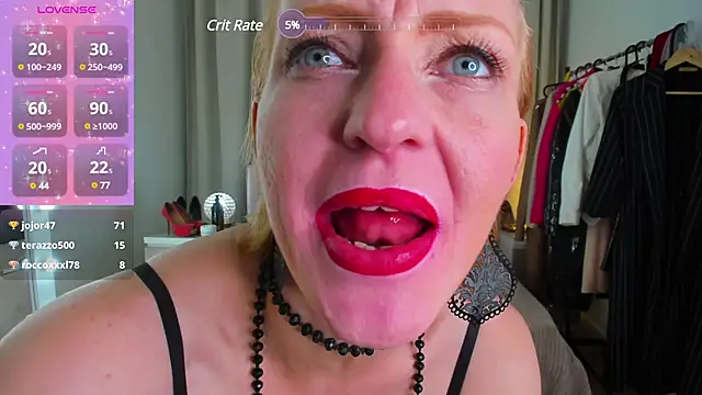 Snapshot of SquirtyAlisa chatting on 01-18-25, 01:30 SquirtyAlisa online show from 01-18-25, 01:30