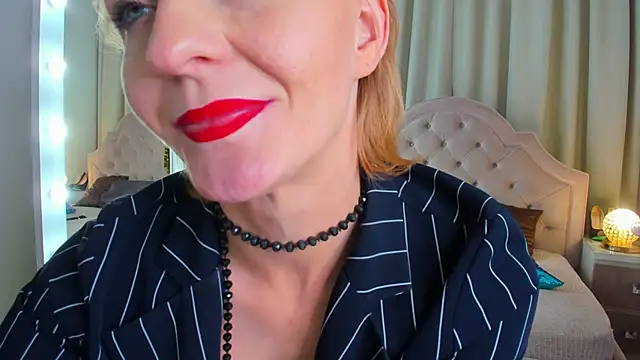 Snapshot of SquirtyAlisa chatting on 02-11-25, 05:18 SquirtyAlisa online show from 02-11-25, 05:18