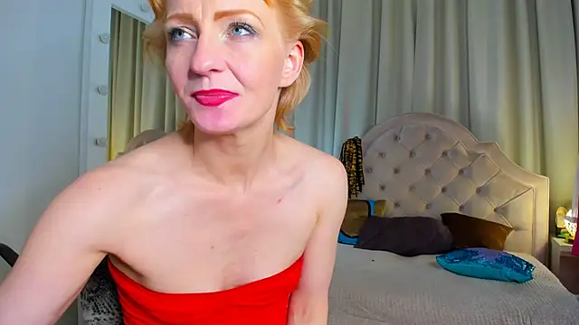 Snapshot of SquirtyAlisa chatting on 02-14-25, 09:10 SquirtyAlisa online show from 02-14-25, 09:10