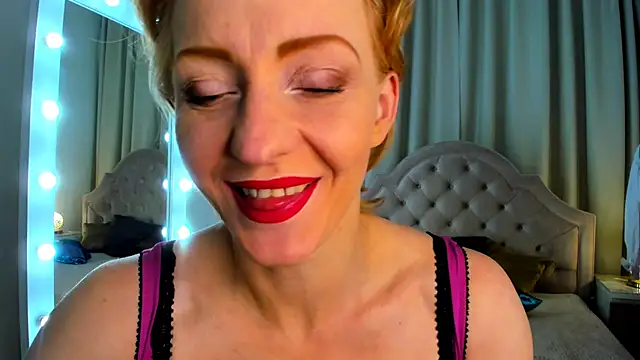 Snapshot of SquirtyAlisa chatting on 03-08-25, 01:03 SquirtyAlisa online show from 03-08-25, 01:03