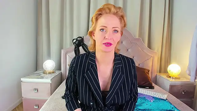 Snapshot of SquirtyAlisa chatting on 03-18-25, 06:46 SquirtyAlisa online show from 03-18-25, 06:46